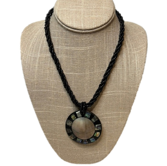 Jewelry - ✨HOST PICK✨ Women’s beaded Necklace